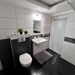 Utulny Maly Domcek S Virivkou Kösice