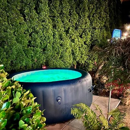 Vila Utulny Maly Domcek S Virivkou *