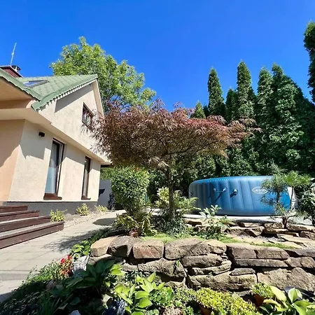 Utulny Maly Domcek S Virivkou Kosice