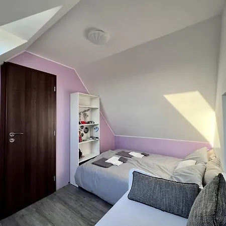 Utulny Dom S Virivkou S Vyhladom Na Mesto A Velkym Parkoviskom Vila Kosice