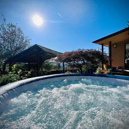 Utulny Maly Domcek S Virivkou Vila *