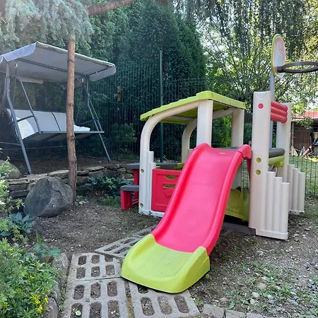 Villa Utulny Dom S Virivkou S Vyhladom Na Mesto A Velkym Parkoviskom