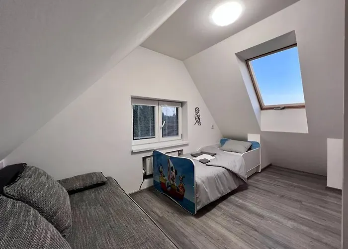 Utulny Maly Domcek S Virivkou Košice