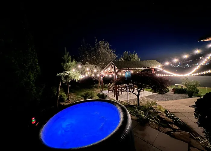 Utulny Maly Domcek S Virivkou Košice